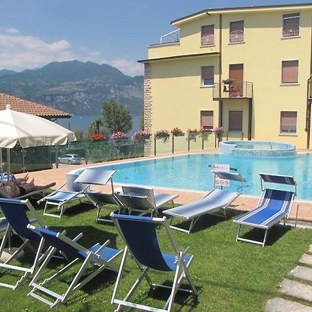Hotel Garni Rosmari Бренцоне сул Гарда Екстериор снимка