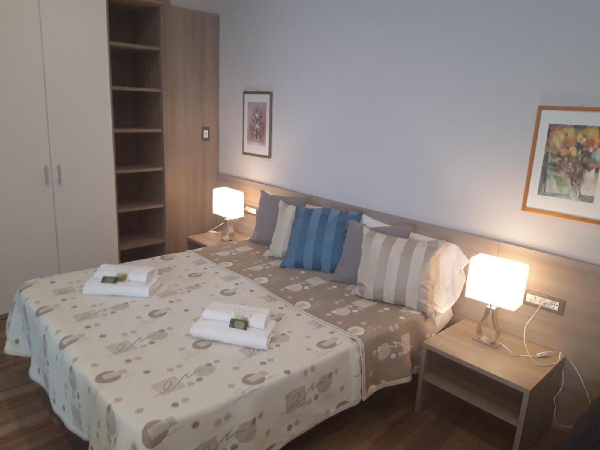 Hotel Garni Rosmari Бренцоне сул Гарда Стая снимка